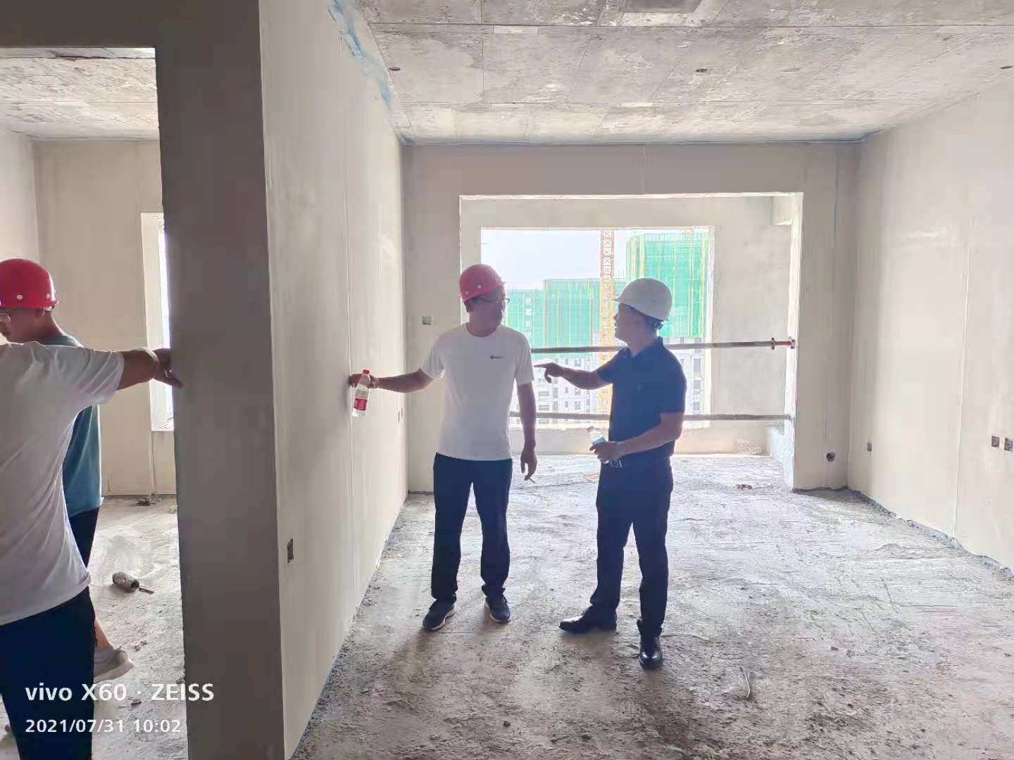 輕質(zhì)抹灰石膏開裂、空鼓、起粉、泛黃、發(fā)霉什么原因