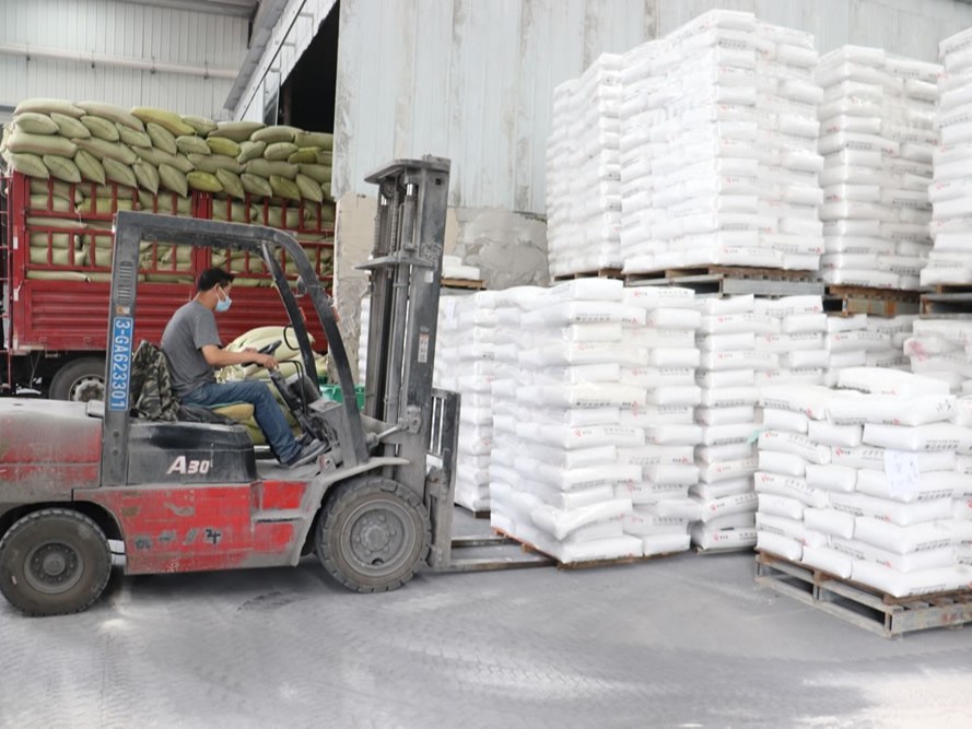 輕質抹灰石膏與普通水泥砂漿對比分析